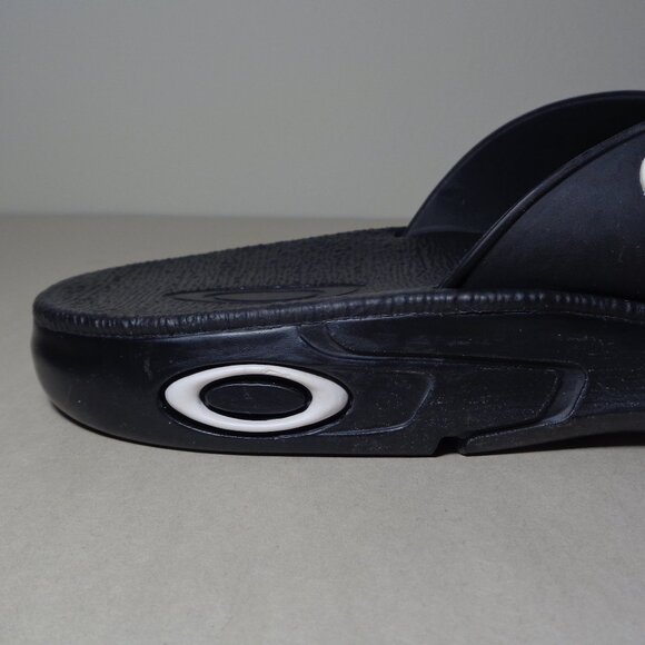 Oakley Size 12 M / B1B / Black / Flip Flop Sandals / New Men\'s Shoes main image 10